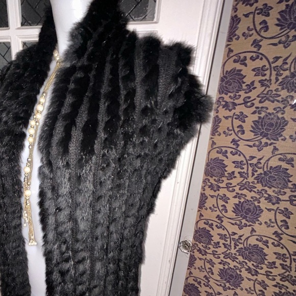 Alberto Makali Black Fur Vest With Fringe and Pockets - Picture 13 of 13